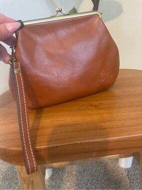 Patricia Nash Cognac Leather Kiss-Lock Wristlet with Detachable Strap